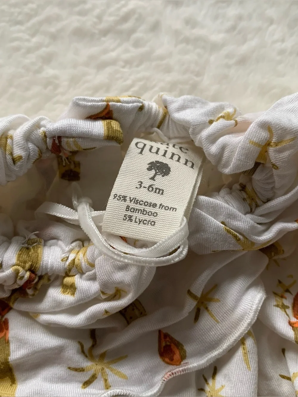 kate Quinn Candle Print Baby 3-Piece Set with Gold and Red Accents NWT 3/6